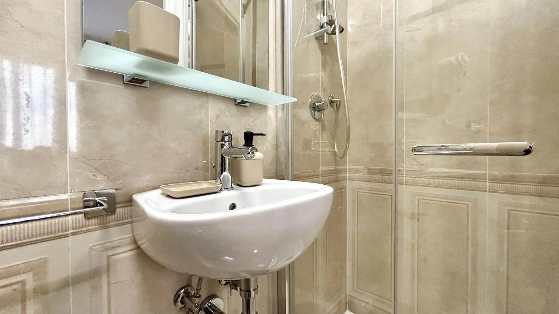 Marsela Suites-Independent Apartment Venezia